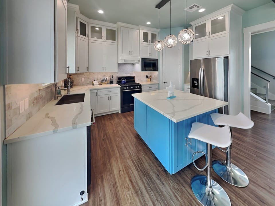 Full Kitchen - Stainless Steel Appliances - First Floor