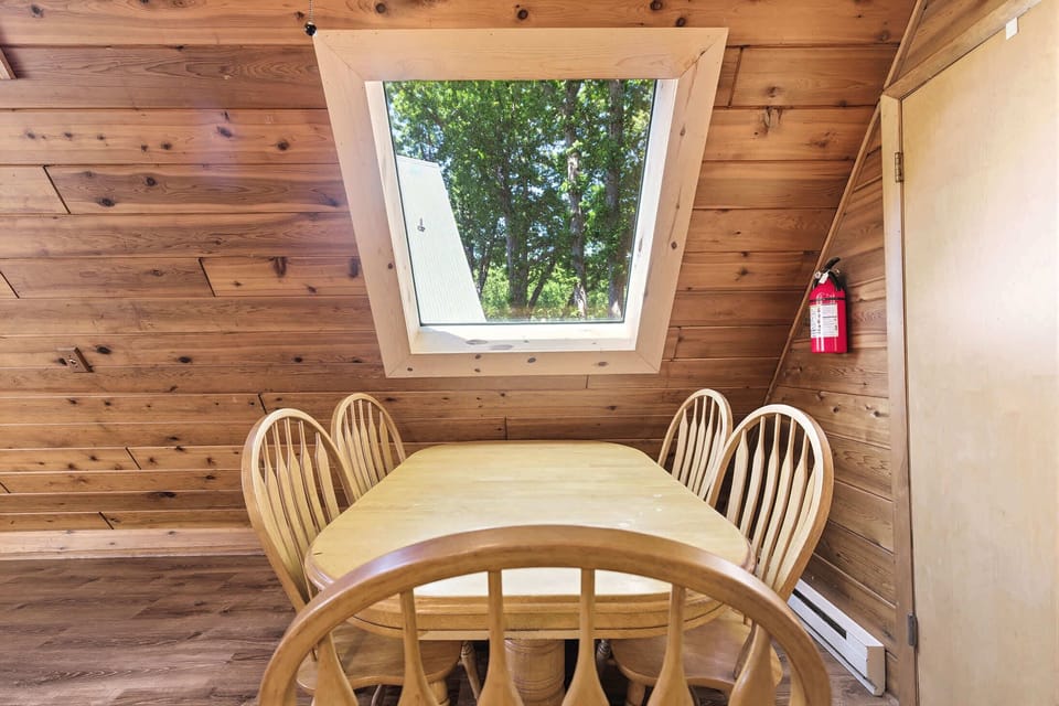 Share meals at home between beach visits and resort adventures.