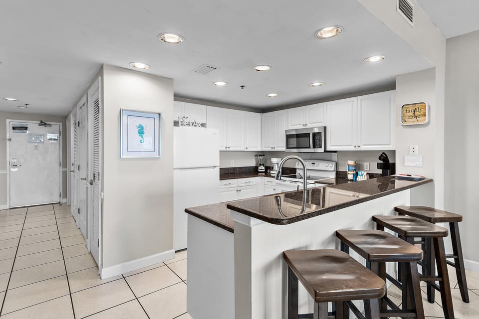 Eat-in bar seating