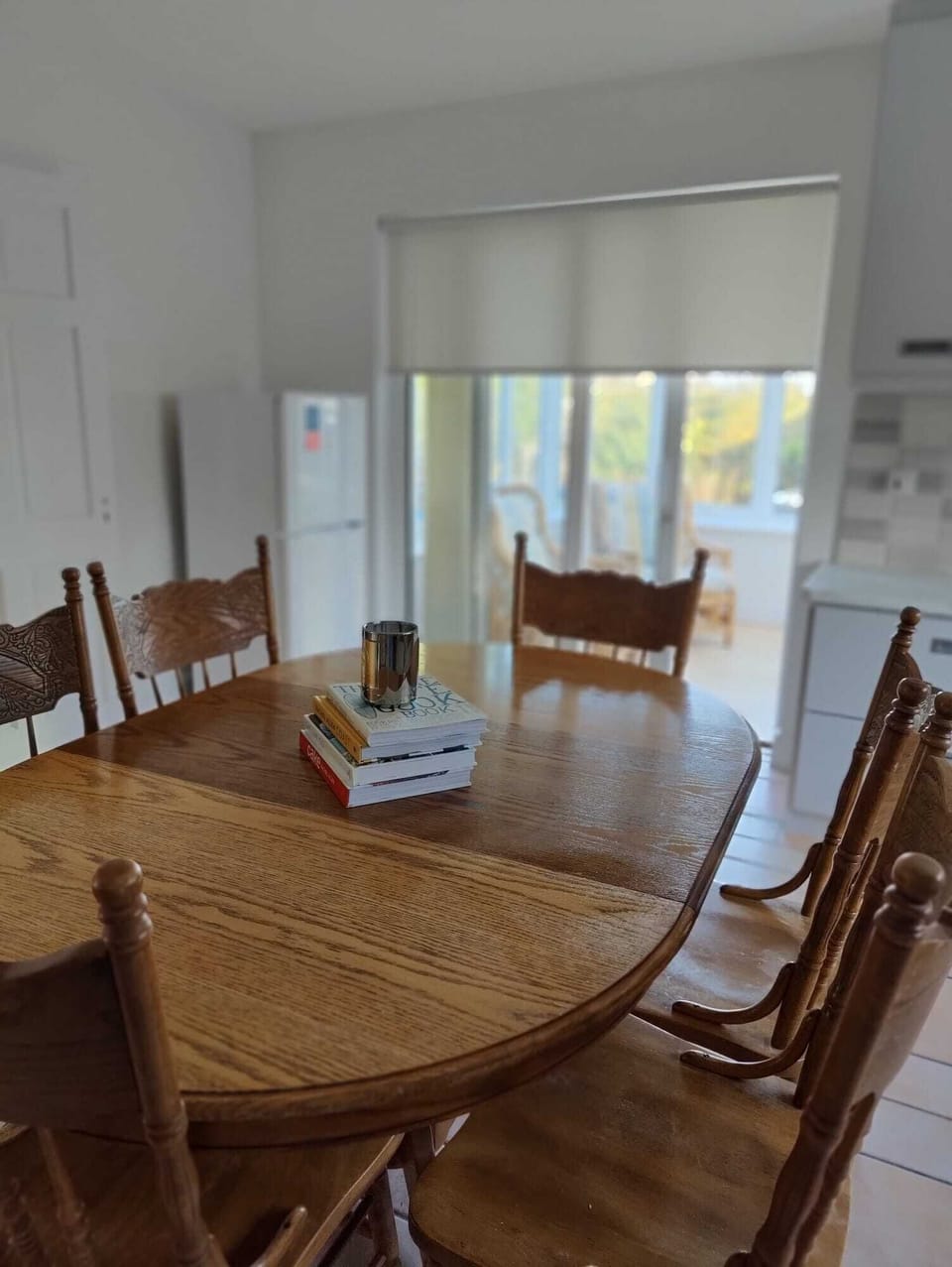 6 seater kitchen table.