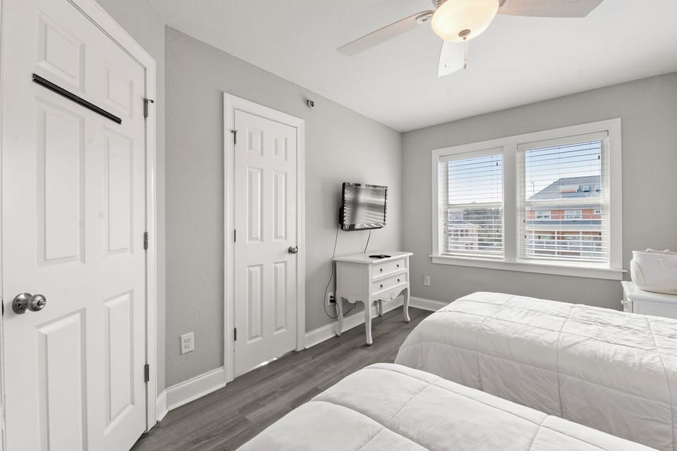 BB308A: Just Peachy | Level 3 Bedroom 1