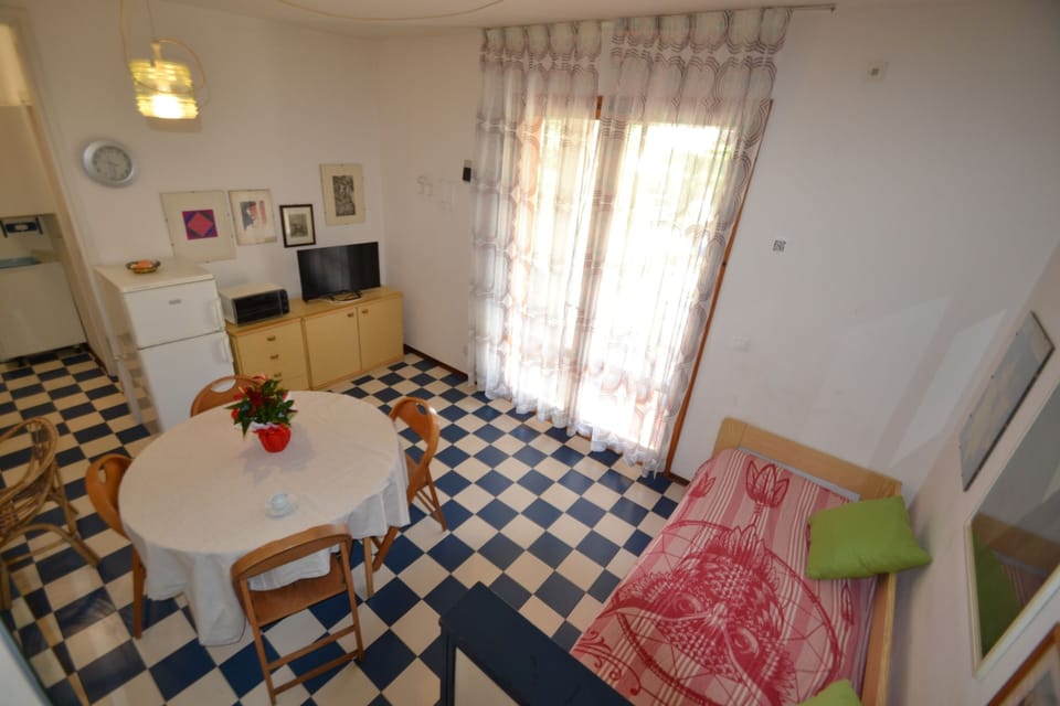 Apartment, 3 Bedrooms, Balcony, Garden View | Living room
