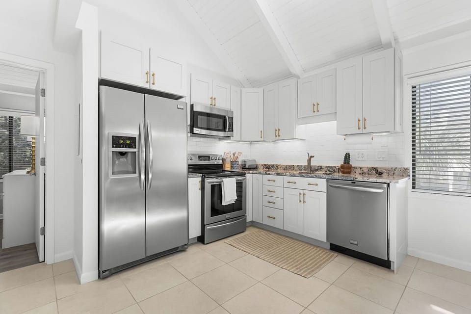 The kitchen is well stocked for all of your cooking needs