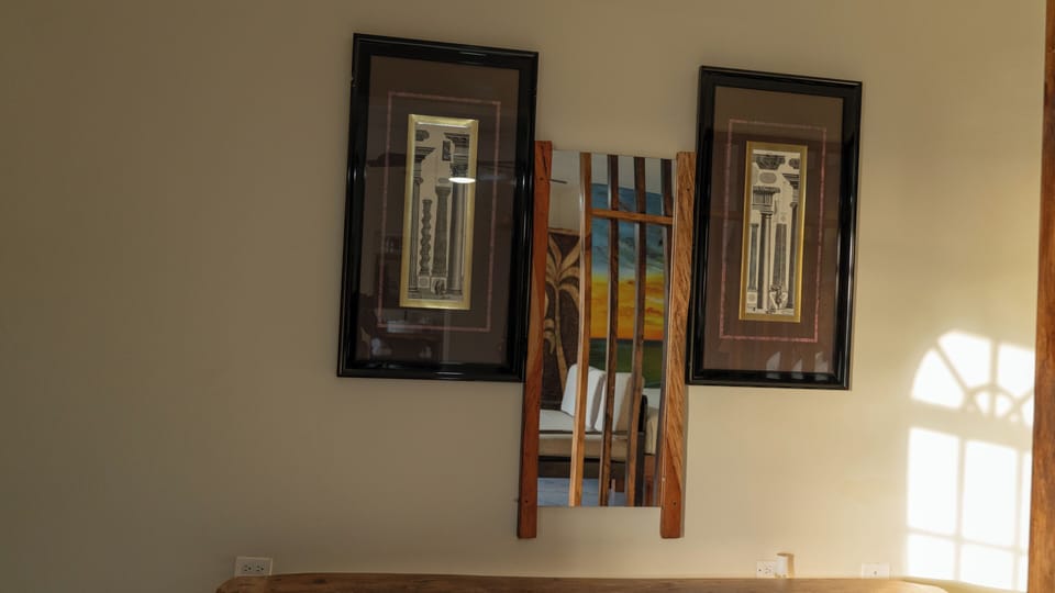 Standard Room, 1 King Bed, Garden View | In-room safe, desk, laptop workspace, blackout drapes