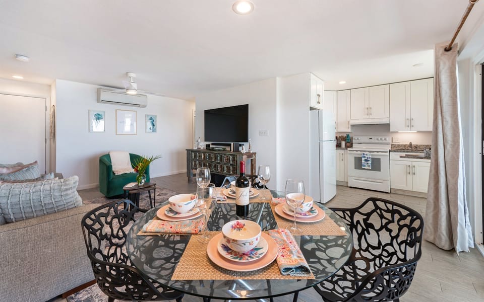 Dining space for 4 people