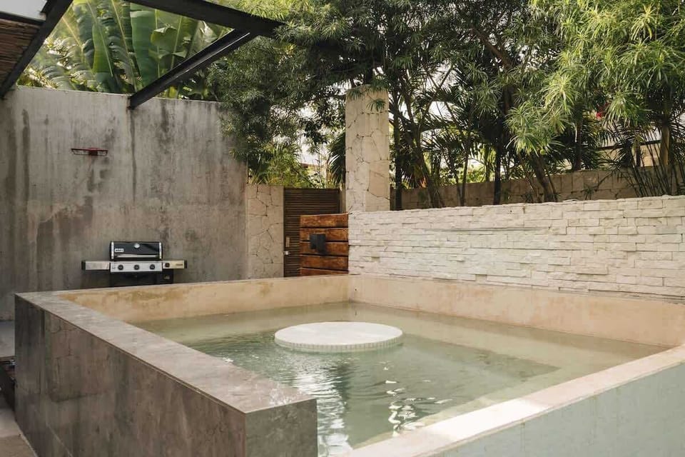 Fantastic plunge pool located in the ground floor patio.