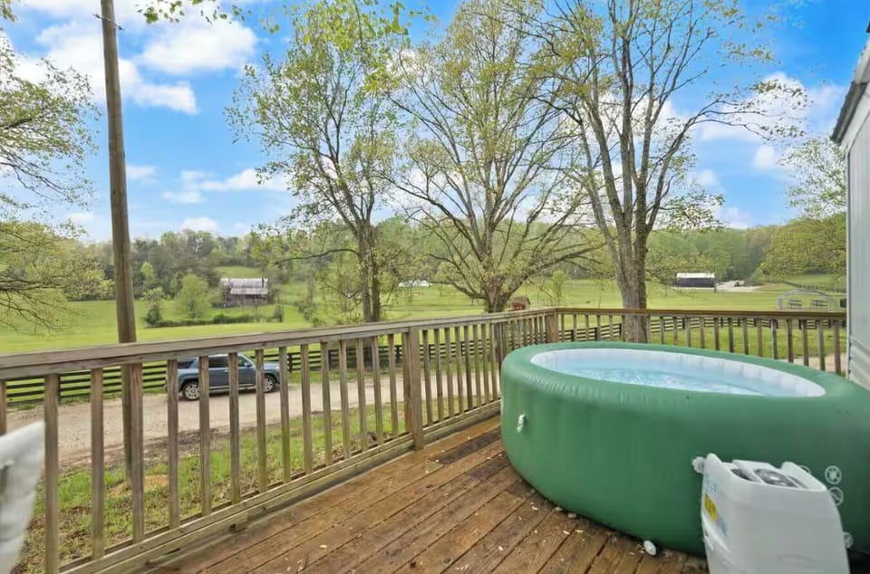 HOT-TUB