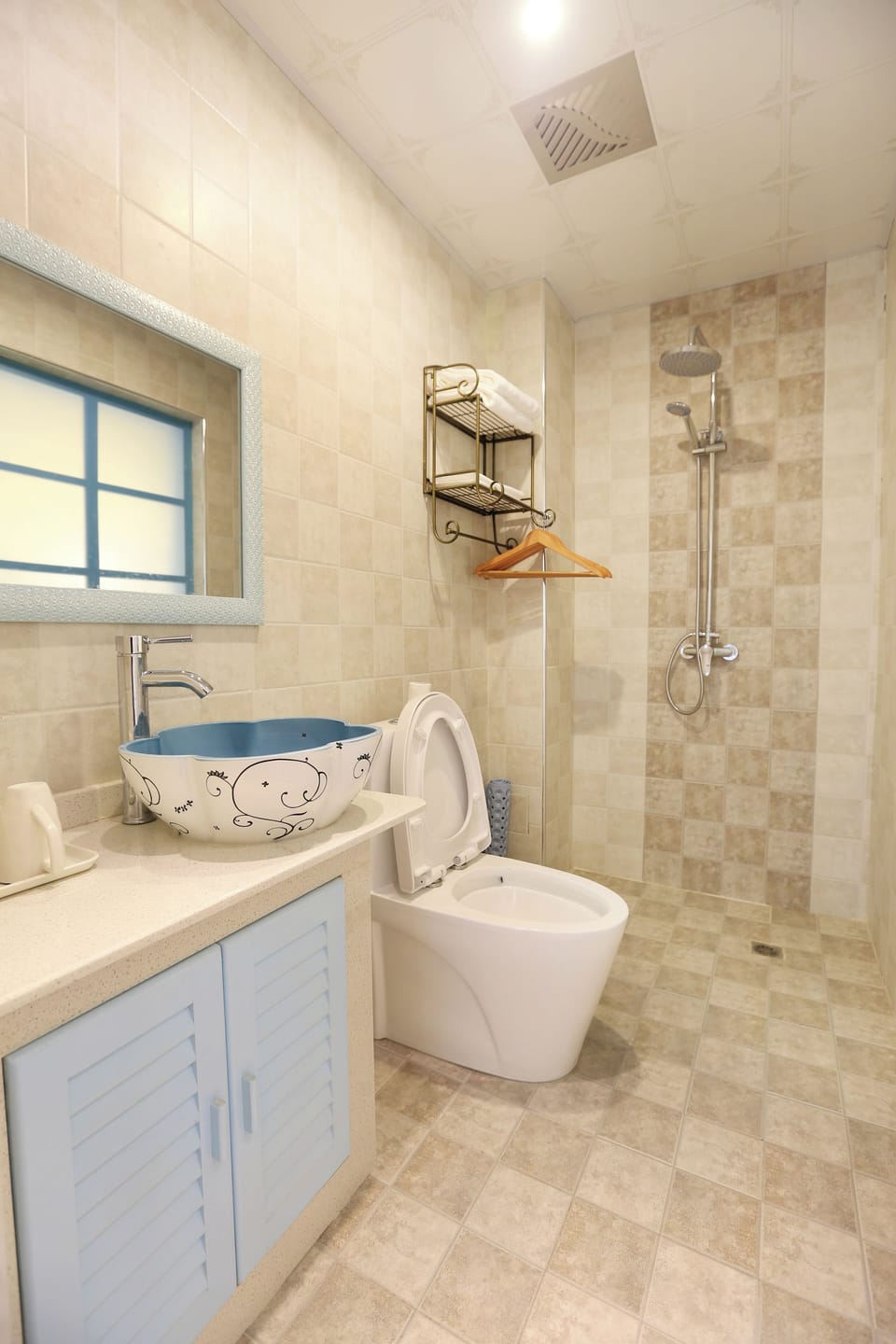 Comfort Double Room, Lanai, Mountain View | Bathroom | Shower, hair dryer, slippers, towels