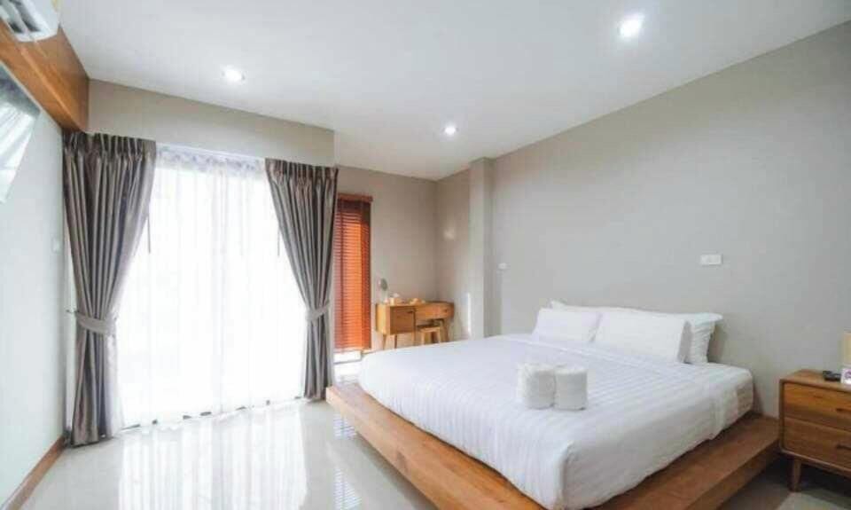 Superior Double Room, Balcony | Premium bedding, down comforters, desk, blackout drapes