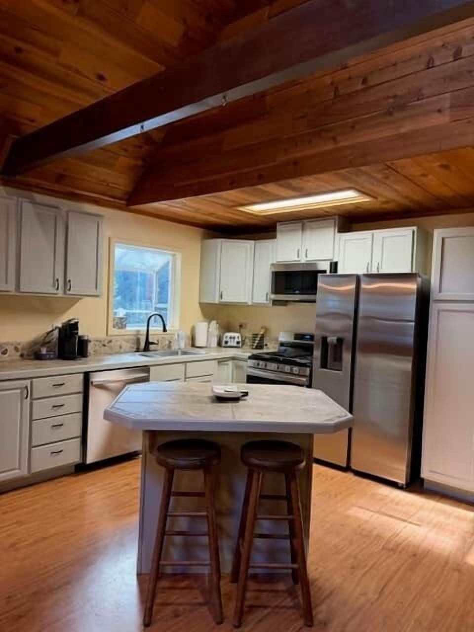 Updated kitchen with all new appliances