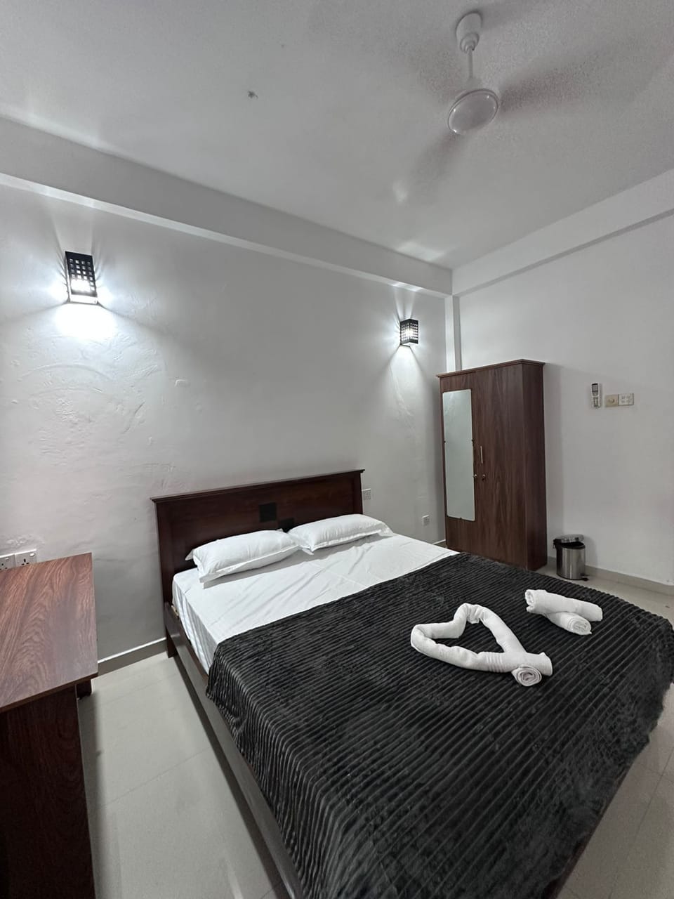 Deluxe Double Room | Iron/ironing board, free WiFi