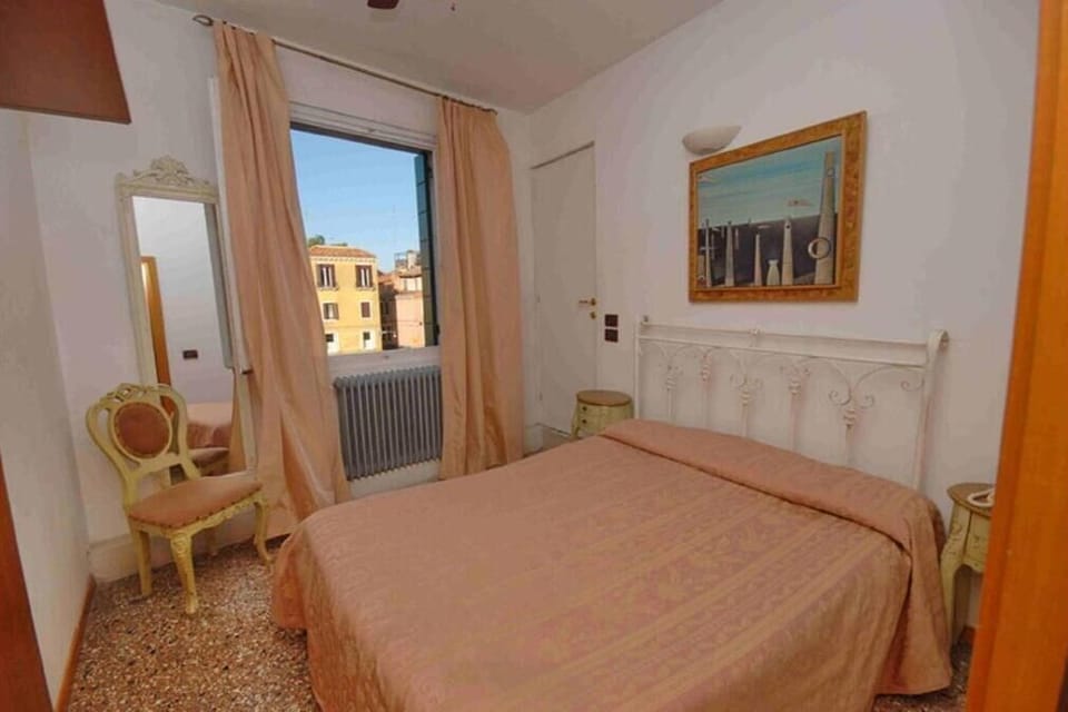 Double Room | Free WiFi