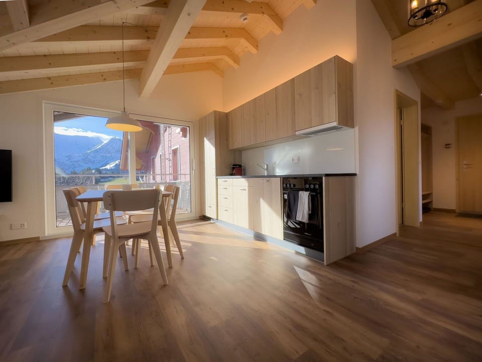 Wood, Interior Design, Ceiling, Flooring, Floor, Room, Wood Flooring, Wood Stain, Apartment, Hardwood