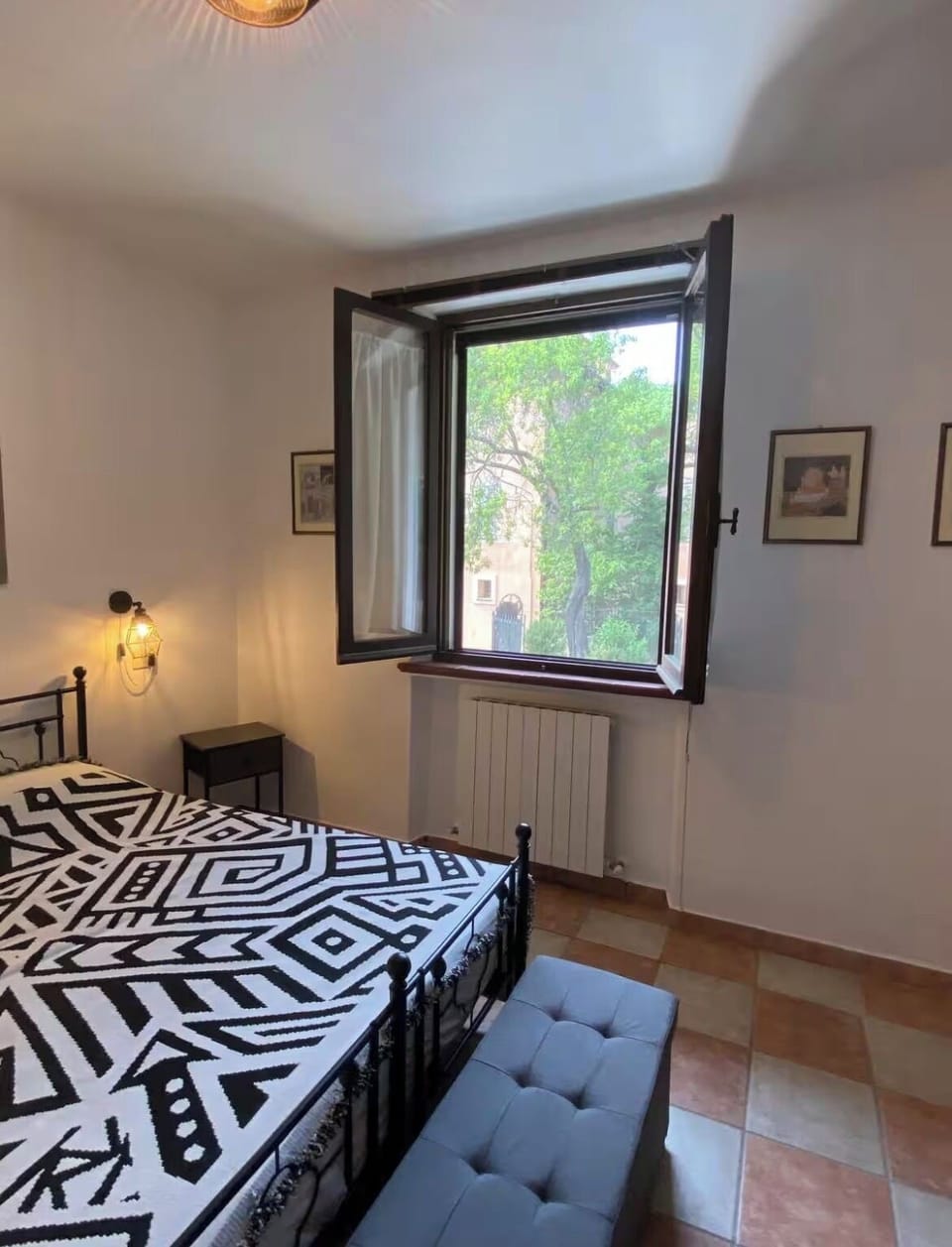 Bedroom with window screen