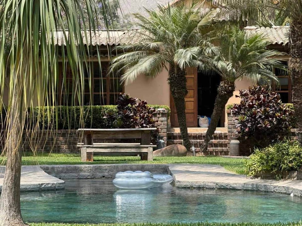 House | 5 bedrooms, high-speed internet