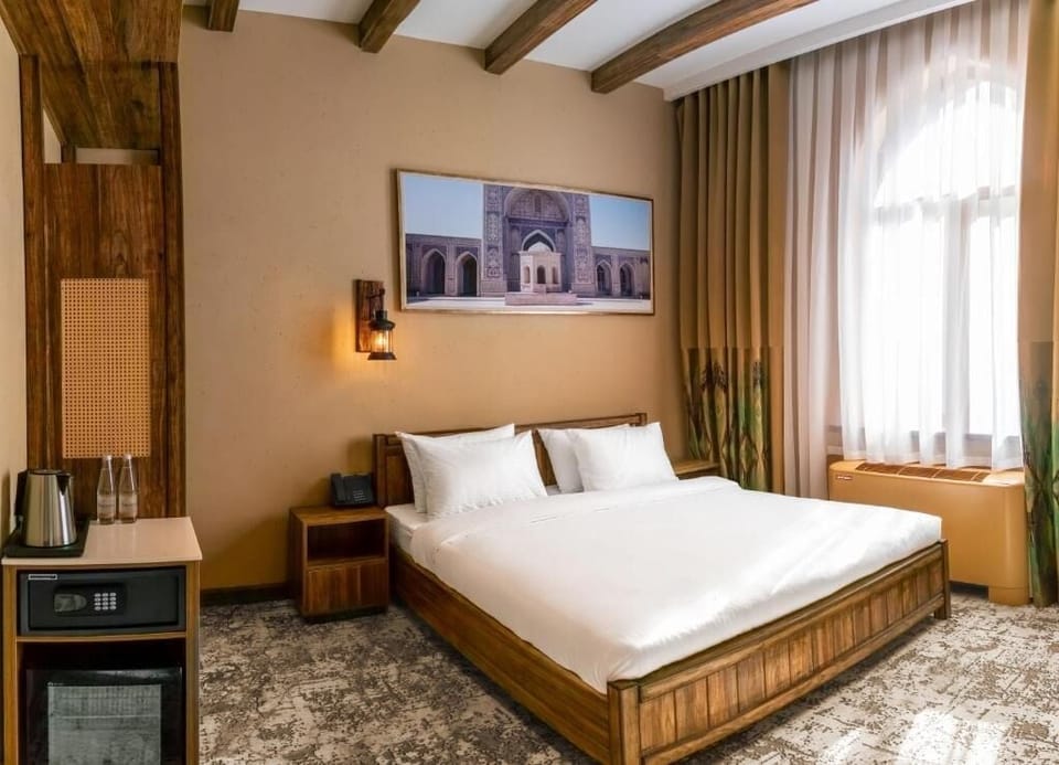 Egyptian cotton sheets, premium bedding, minibar, soundproofing