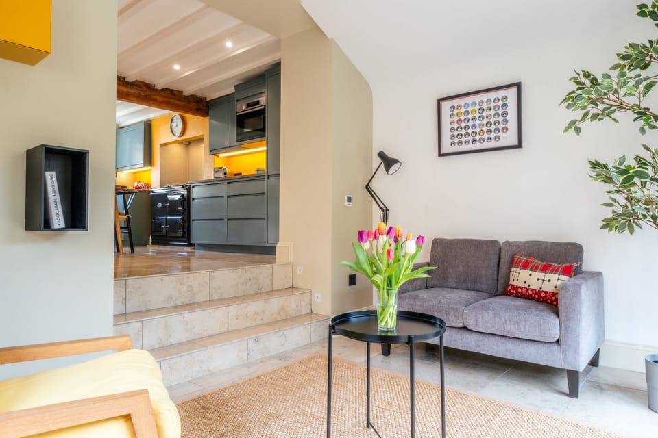 Marble flooring throughout the garden room and kitchen
