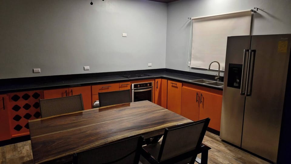 House, 2 Bedrooms, Accessible, Smoking | Dining