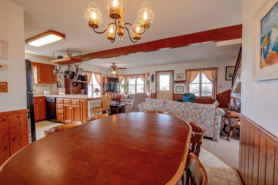 Mid-Level Dining/Living/Kitchen Area