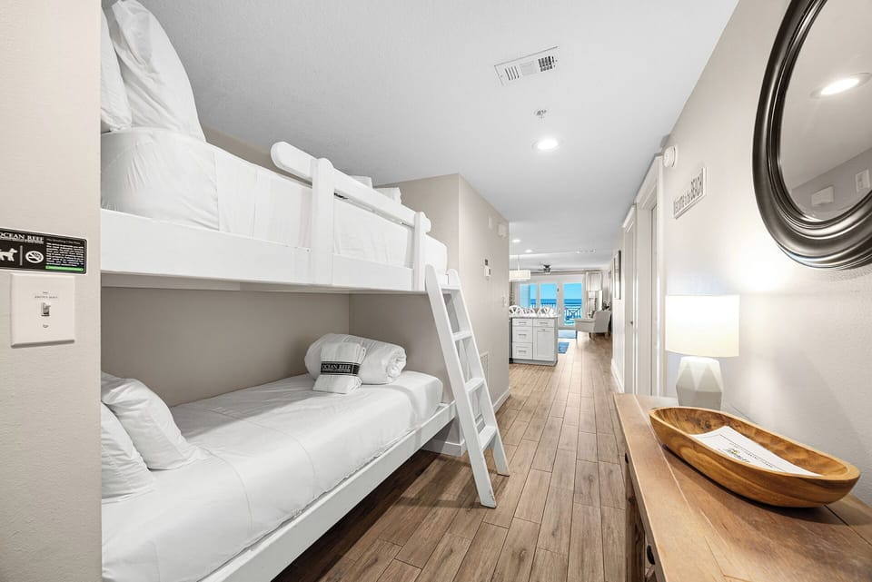 Amalfi Coast 413B Bunks