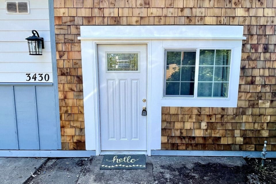 Cute entrance.