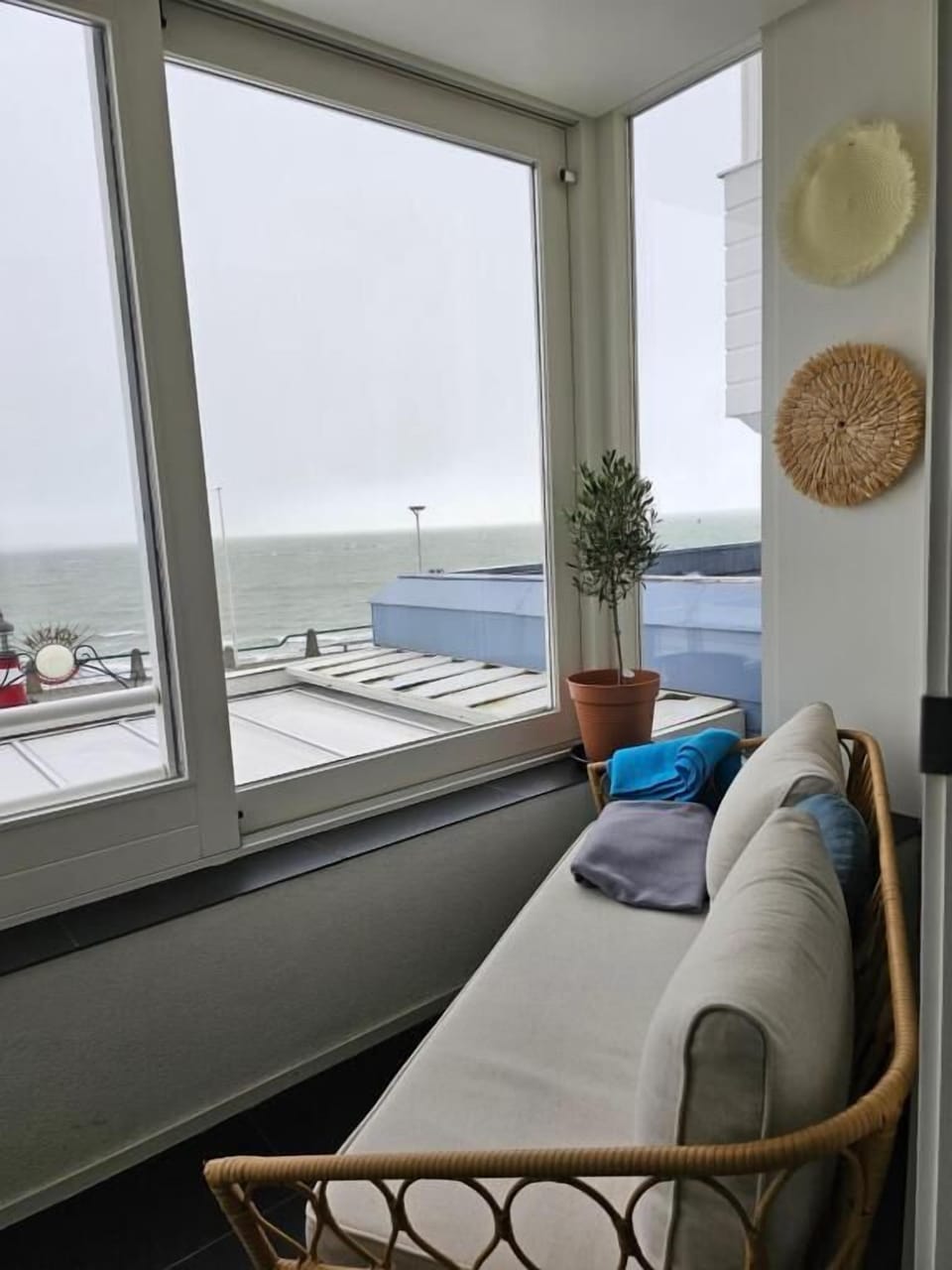 Deluxe Twin Room, Balcony, Sea View | Interior