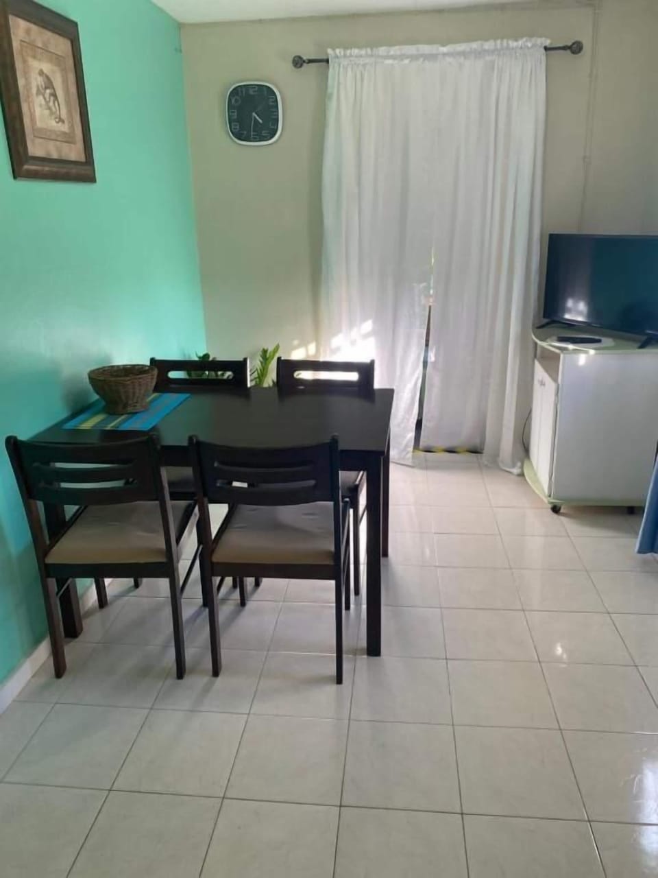 Standard Apartment | Dining