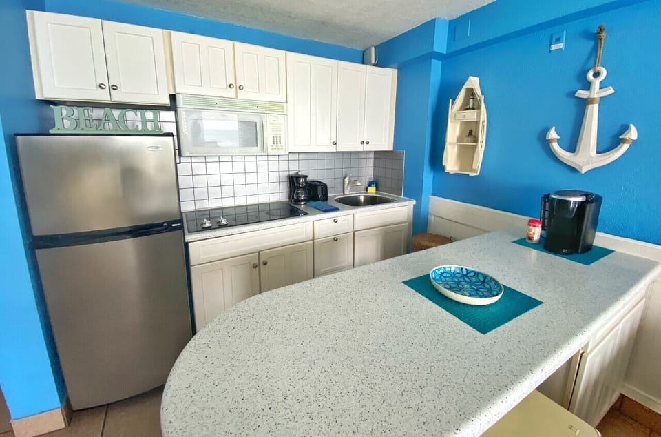 A modern kitchen with everything you need to feel at home. 