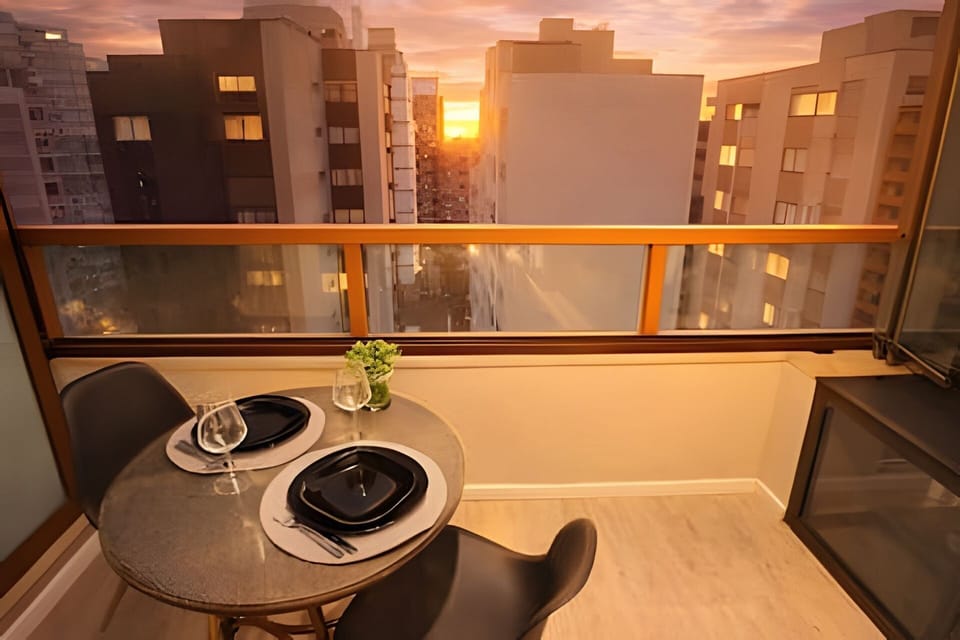 Basic Apartment | Dining