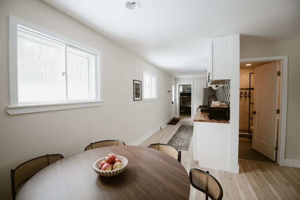 Dining Room: Bright and airy space, perfect for shared meals and memorable moments!