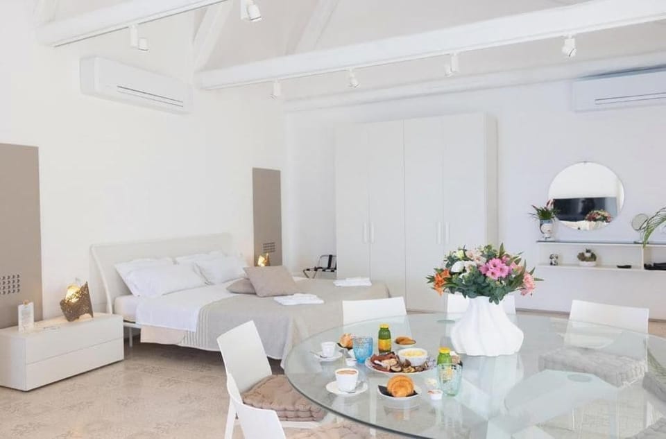 Penthouse with Panoramic Terrace overlooking the Sea | Egyptian cotton sheets, premium bedding, down comforters, in-room safe