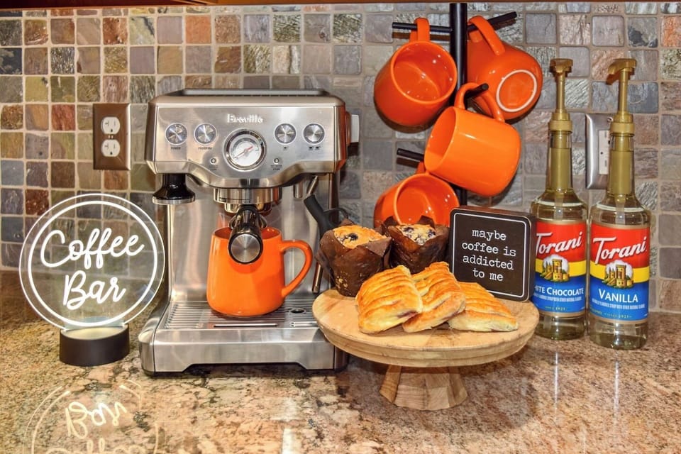 Because mornings at the lake deserve a proper espresso — and the coffee bar is here to make sure every day starts off just right.