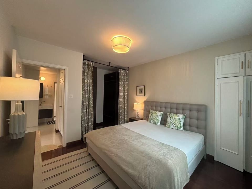 Superior Suite | Individually decorated, individually furnished, desk, laptop workspace