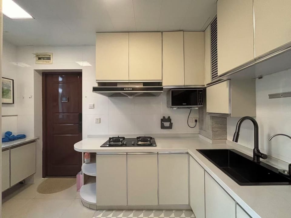 Superior Suite | Private kitchen | Fridge, microwave, stovetop, cleaning supplies