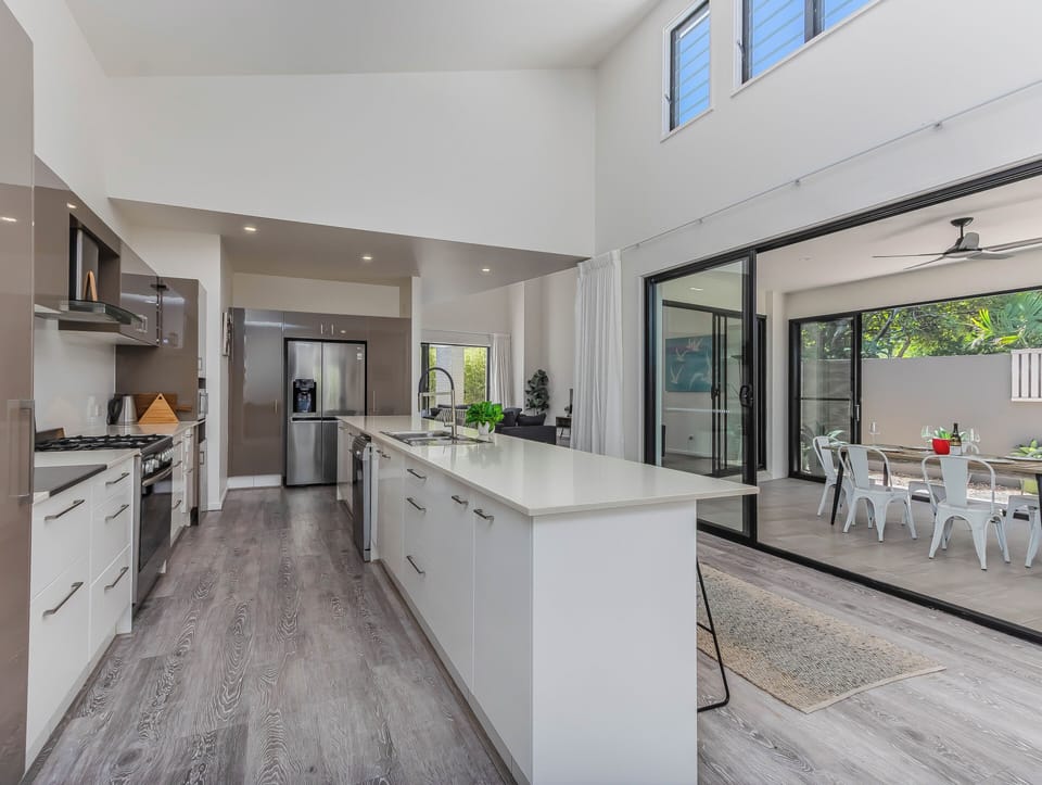 House, 4 Bedrooms, Private Bathroom | Private kitchen