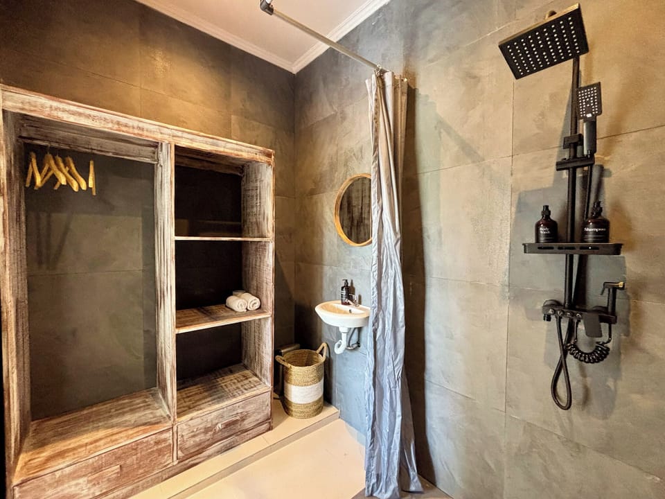 Deluxe Double Room | Bathroom