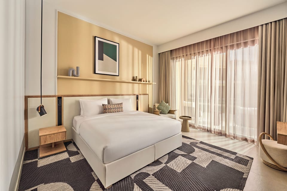 Cribs (free), WiFi (free), bed sheets