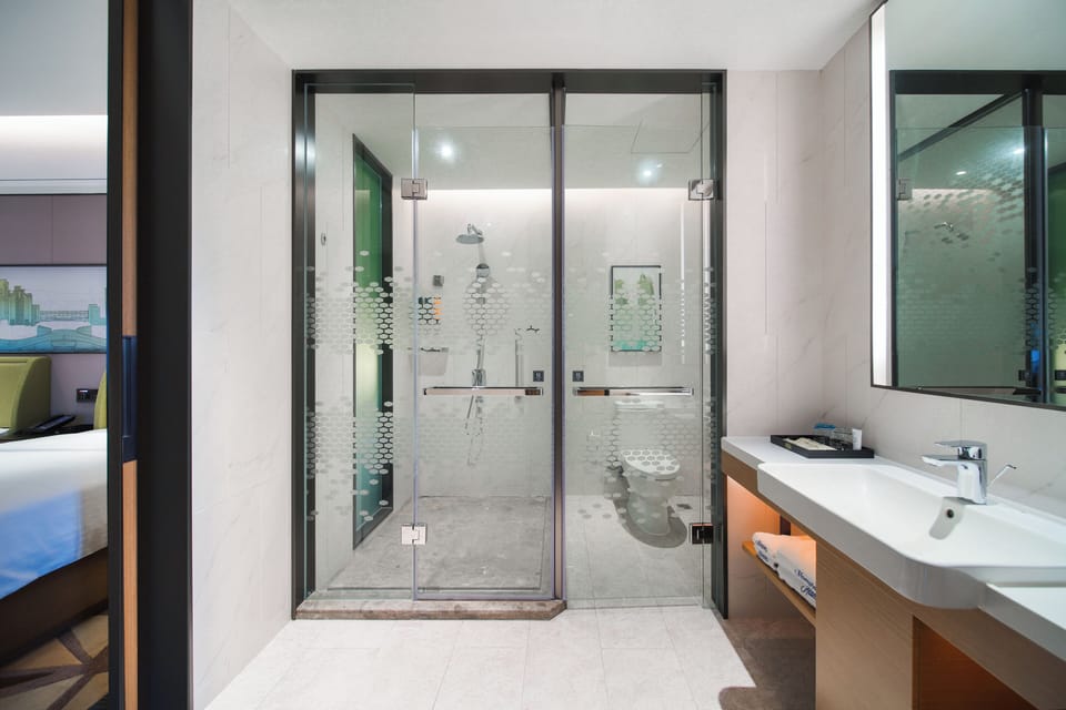 Basic Single Room, City View | Bathroom | Free toiletries, hair dryer, towels, soap