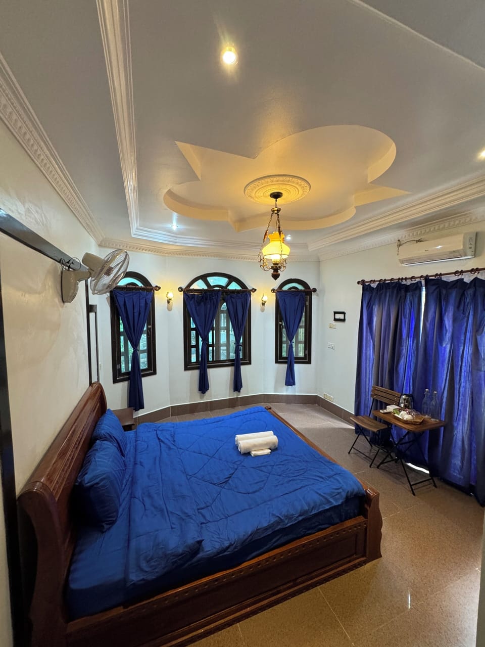 Luxury Double Room, Garden View | Desk, free WiFi