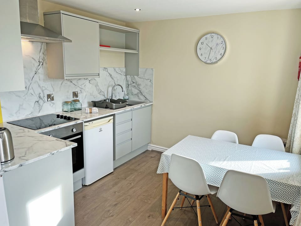 Kitchen/diner | Elder Cottage - Hillcrest Country Park, Caldwell, Richmond