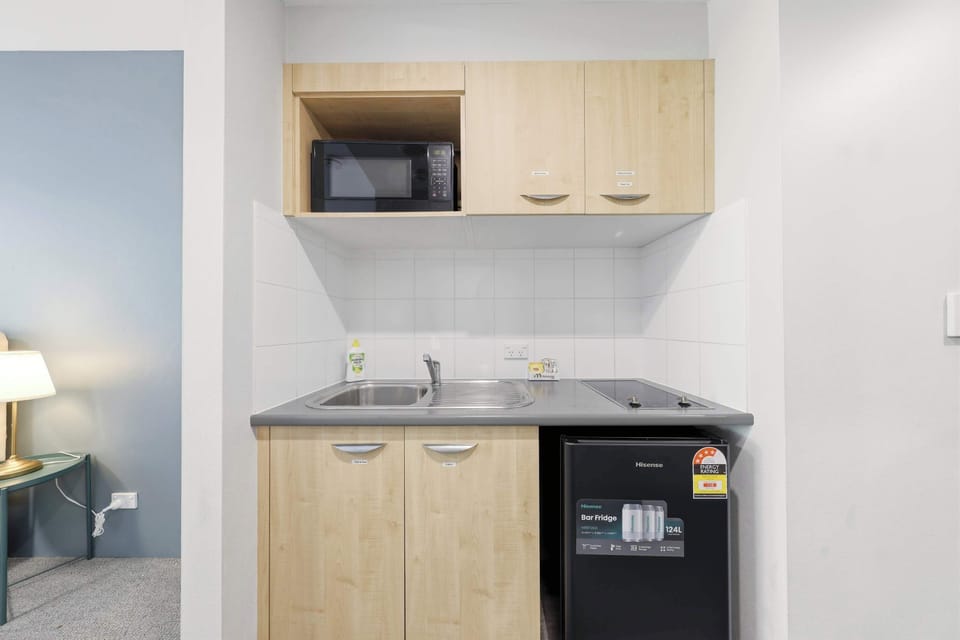Compact kitchenette