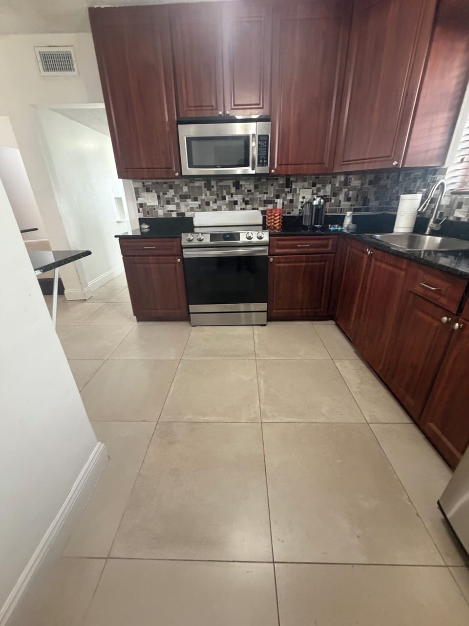 Apartment, Patio | Private kitchen | Oven, stovetop, dishwasher, cookware/dishes/utensils