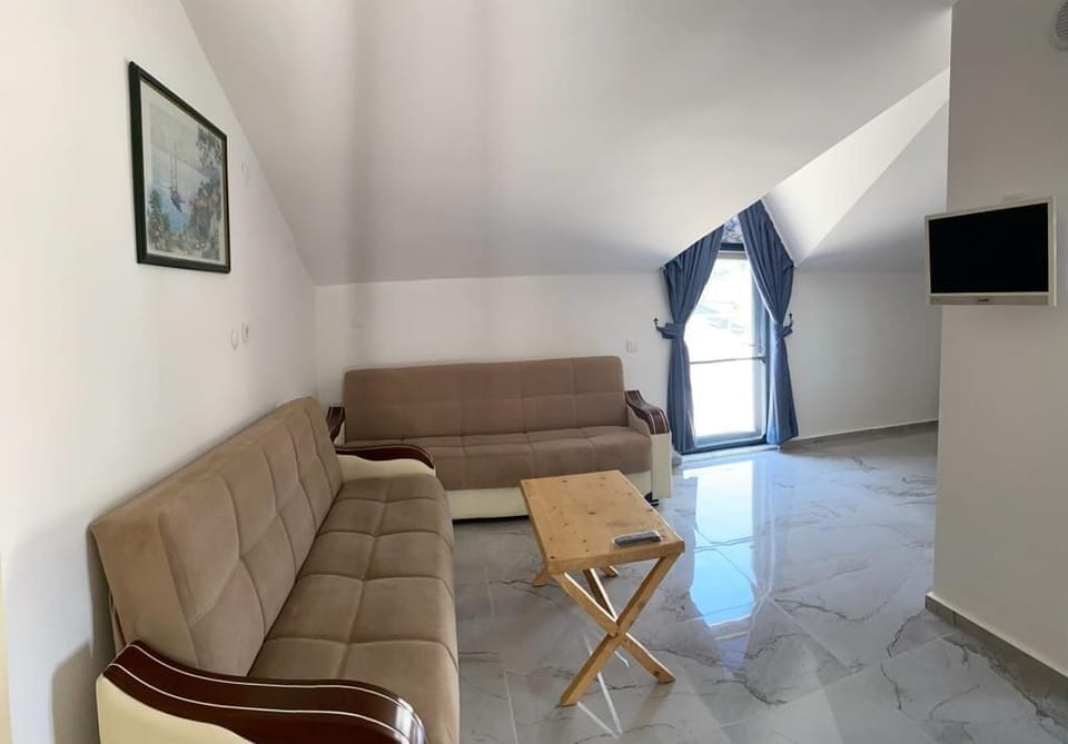 Standard Apartment | WiFi (free), bed sheets