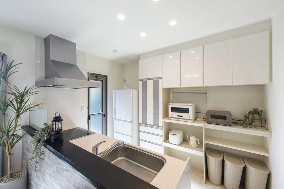 Villa, 3 Bedrooms, Courtyard View | Private kitchen | Fridge, microwave, toaster, rice cooker