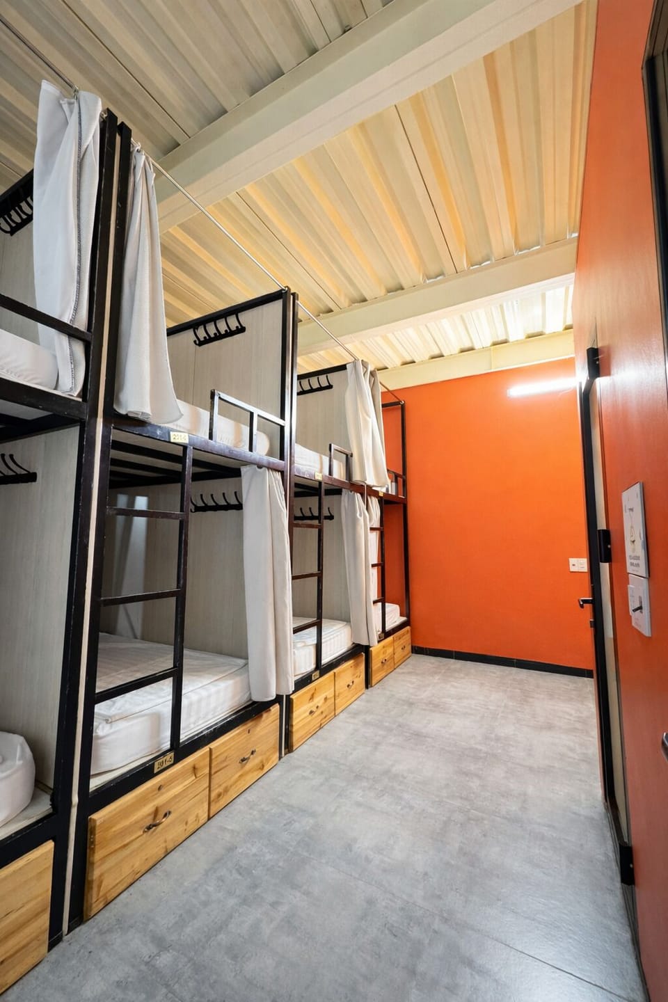 Comfort Shared Dormitory, Pool View | WiFi (free)