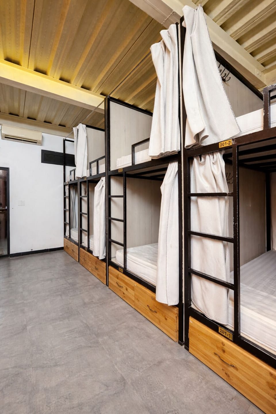 Comfort Shared Dormitory, Pool View | WiFi (free)