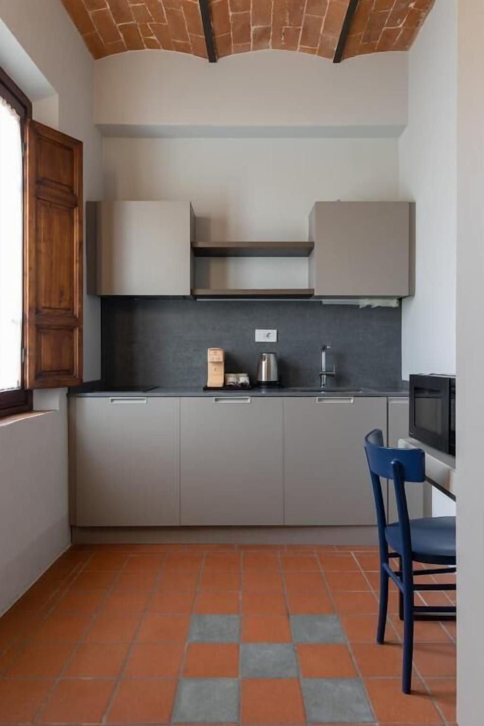 Studio, Garden View | Private kitchen | Mini-fridge