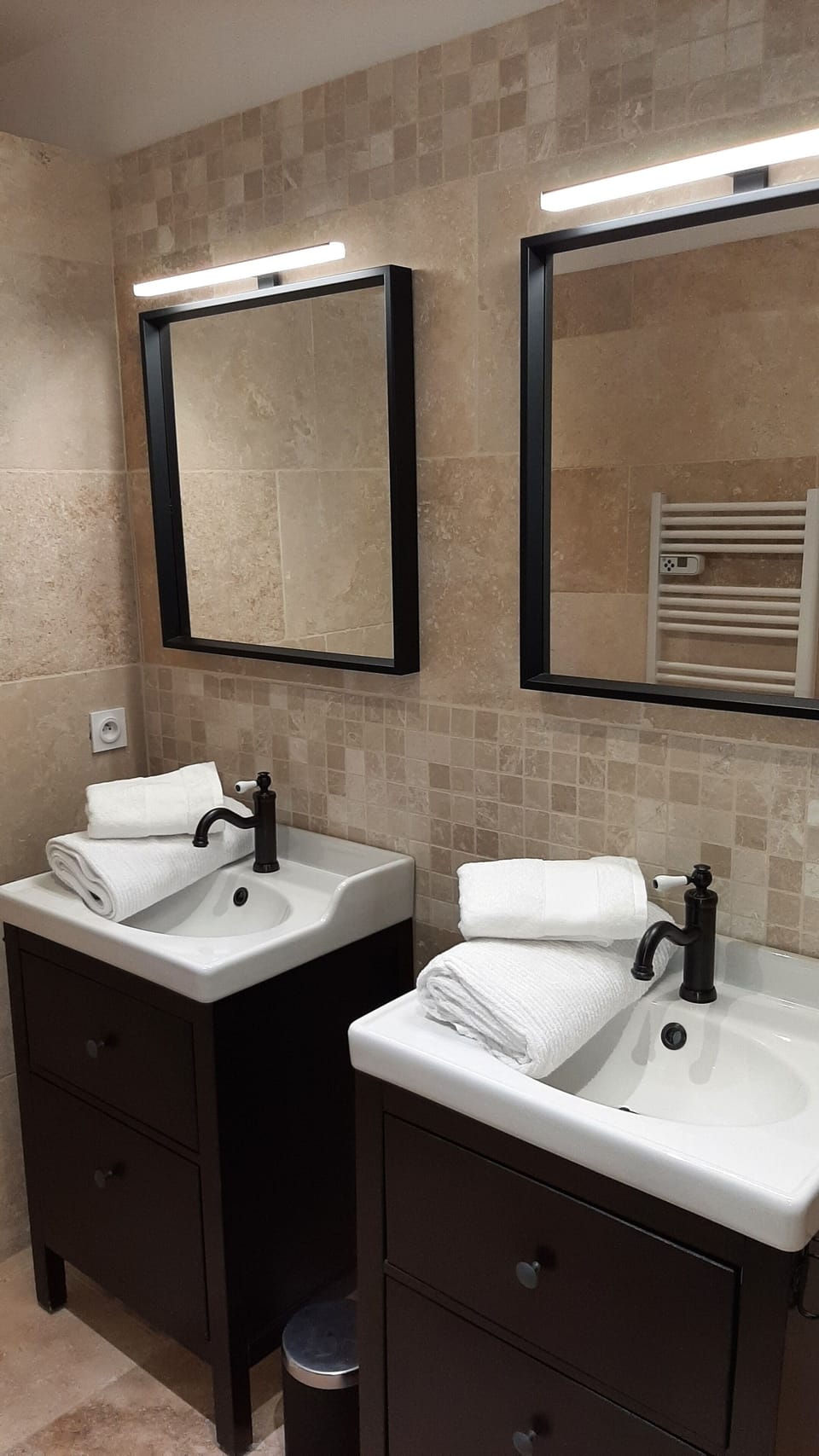 Deluxe Double Room, Patio, Garden View | Bathroom