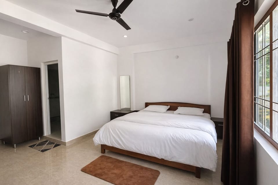 Deluxe Double Room | Hypo-allergenic bedding, desk, soundproofing, free WiFi