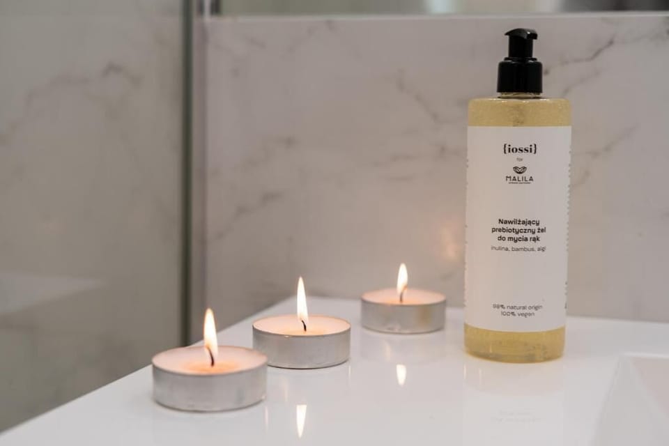 Deluxe Apartment, Balcony | Bathroom amenities